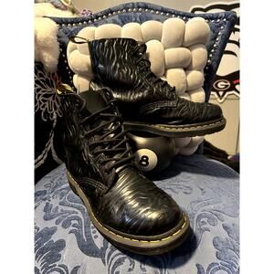 Dr Martens Black Zebra Embossed Size 8/EU 39